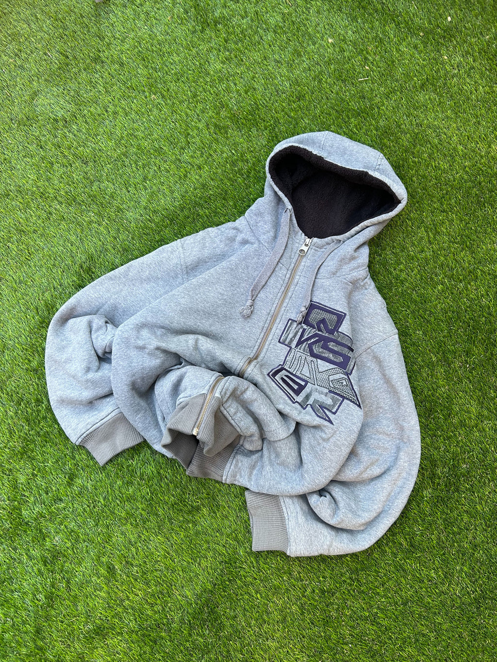 Vintage Quiksilver Grey Fur Lined Zip Hoodie Y2K Surf Skate